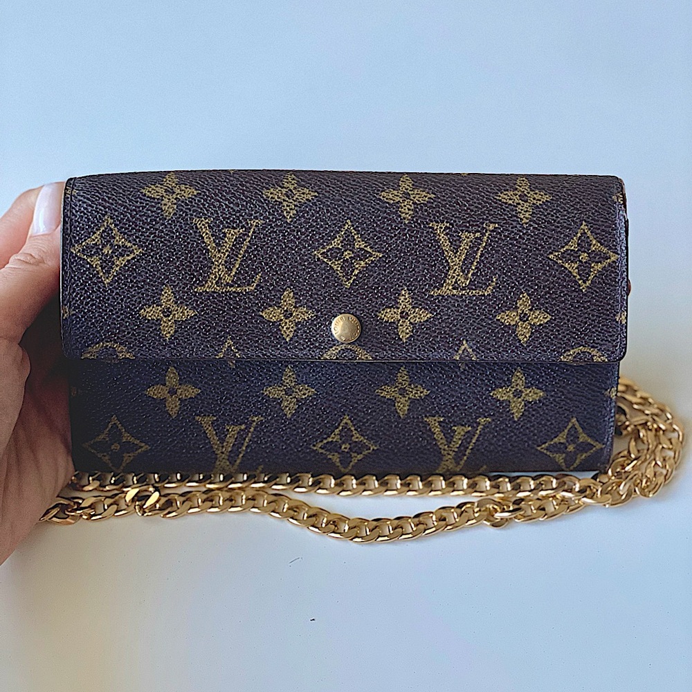 💯 Authentic *SOLD* Vintage Louis Vuitton Monogram Sarah Long Wallet on Chain